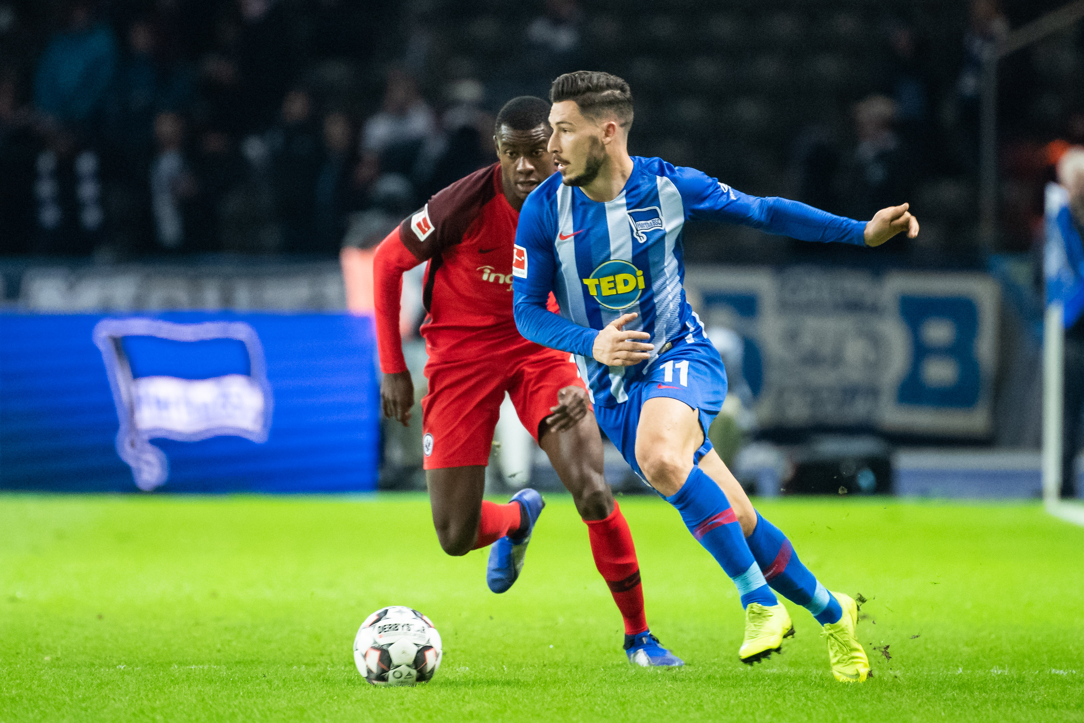 逼迫其改变 逼迫其改变